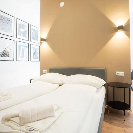 Modern 1-Bedroom Apartment Next To Praterstern Vienna Esterno foto