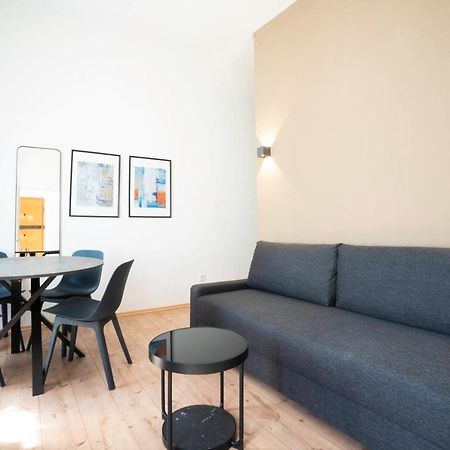 Modern 1-Bedroom Apartment Next To Praterstern Vienna Esterno foto